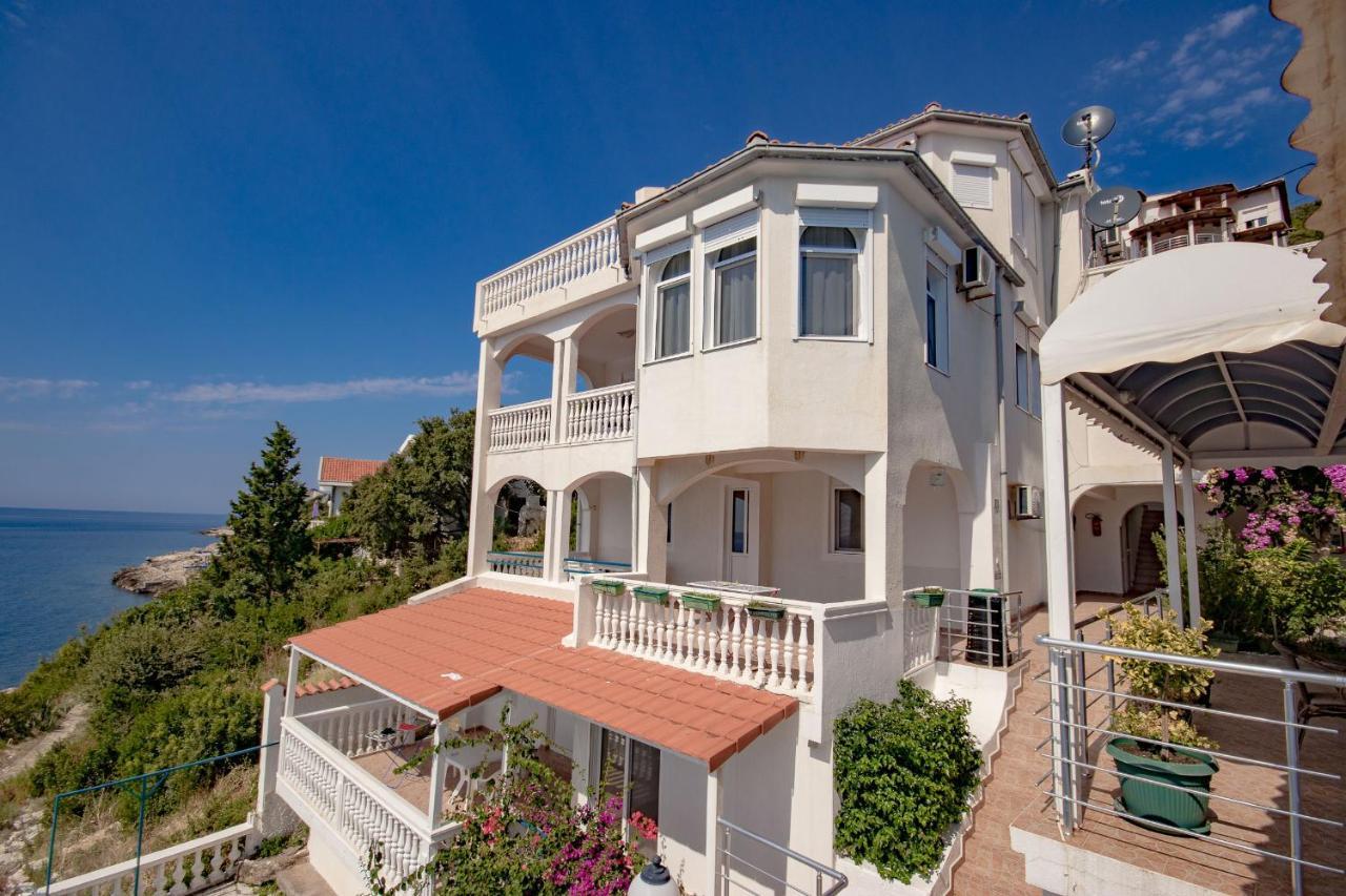 Aleksandra Apartments Utjeha Kültér fotó